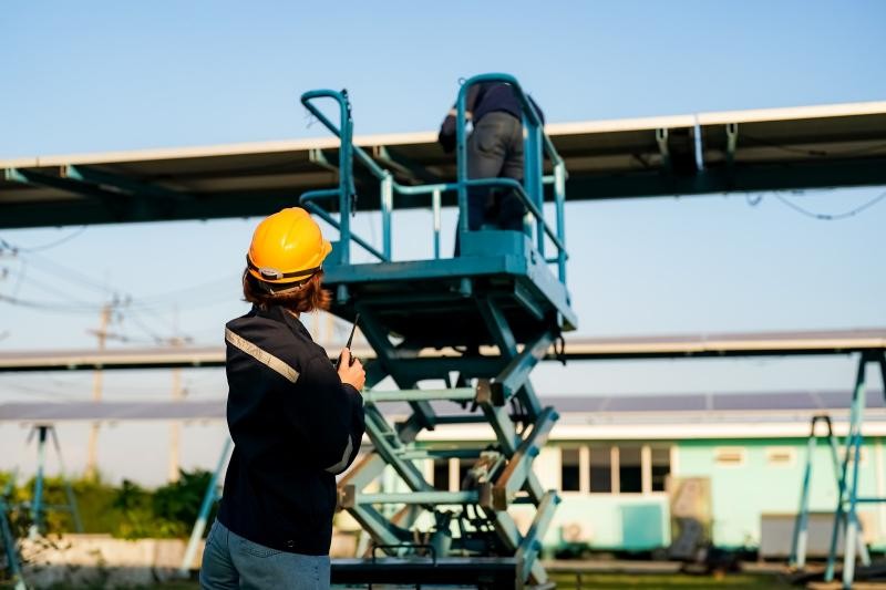 Plataformas Elevatórias para Obras em Áreas Urbanas de Difícil Acesso