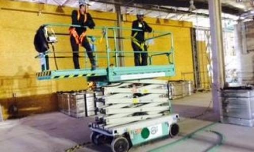 Locação de Plataformas Tesoura 12m: Como as Plataformas Elevatórias Estão Transformando o Setor de Manutenção em Geral